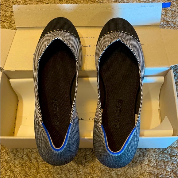 Rothy’s Grey Mist Captoe- Size 9.0 - Picture 2 of 4